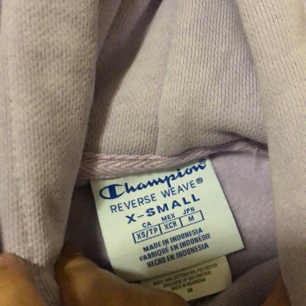 Champion lavender cropped hoodie (MAKE OFFERS🤗) - Picture 4 of 4